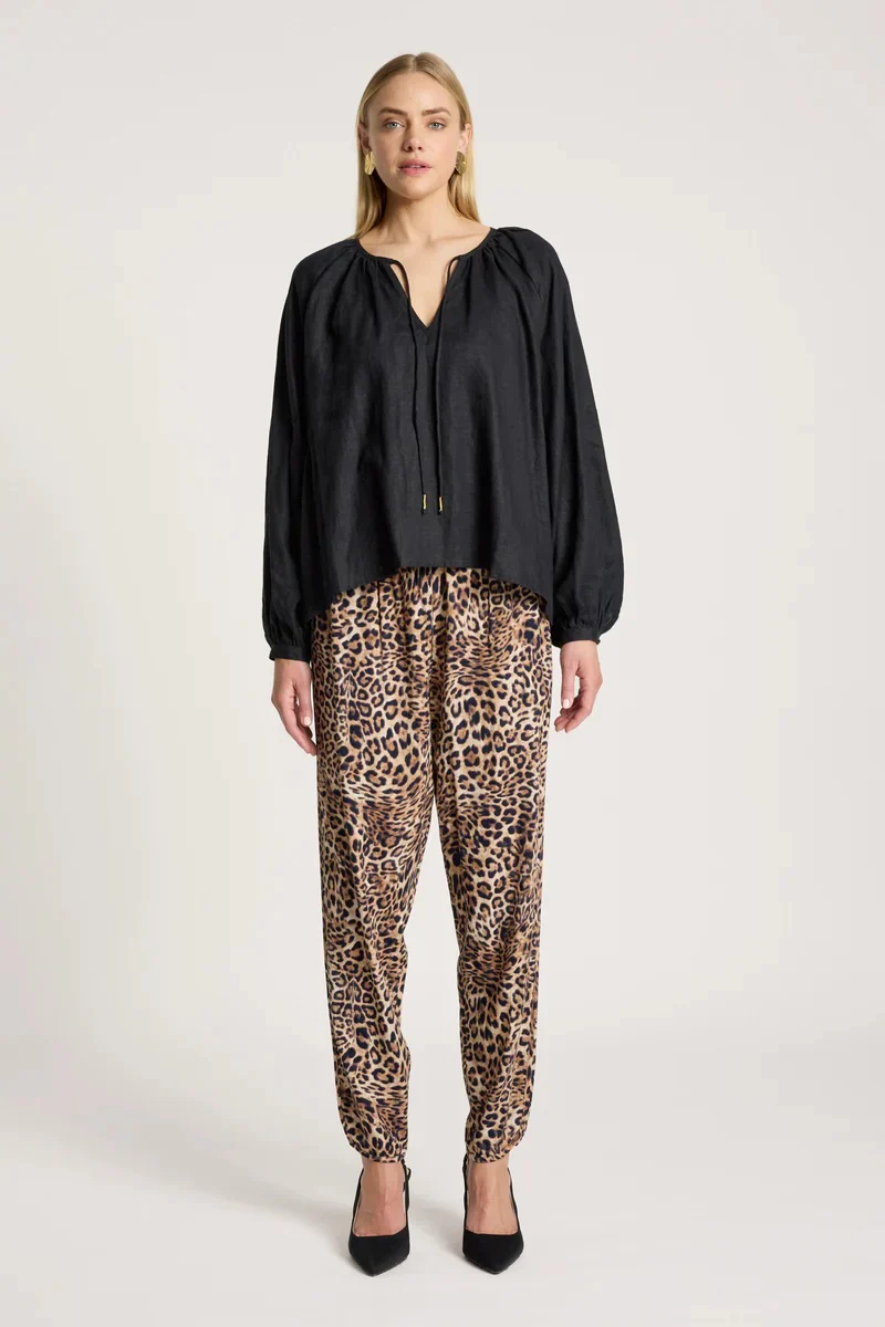 Eb & Ive - Bajau Blouse Black - Image 3