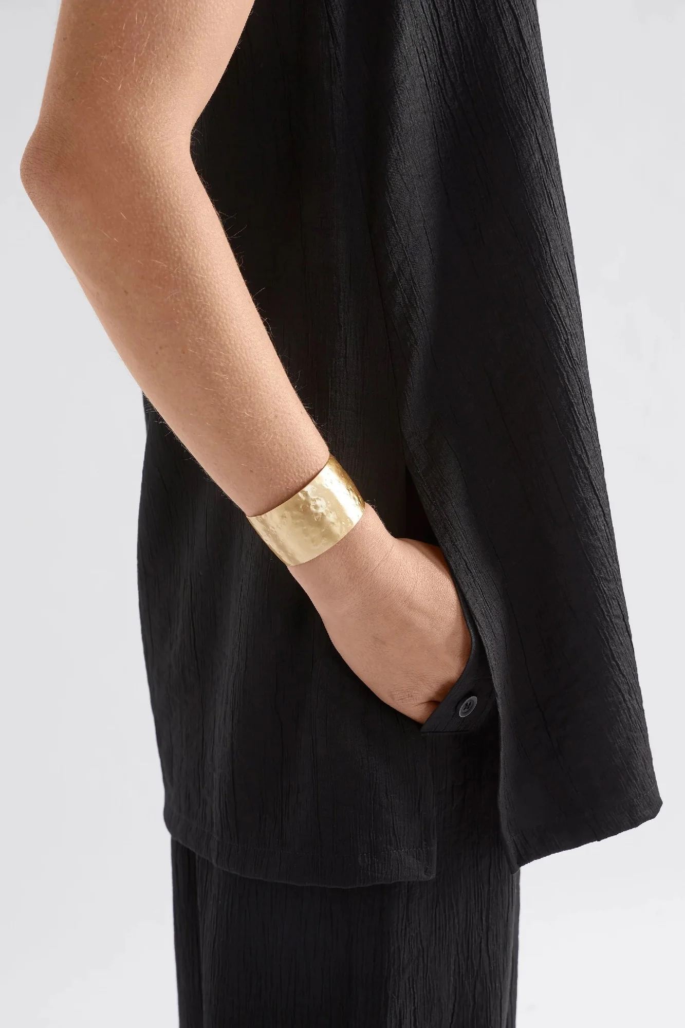 Elk The Label - Gild Cuff Bangle - Image 4