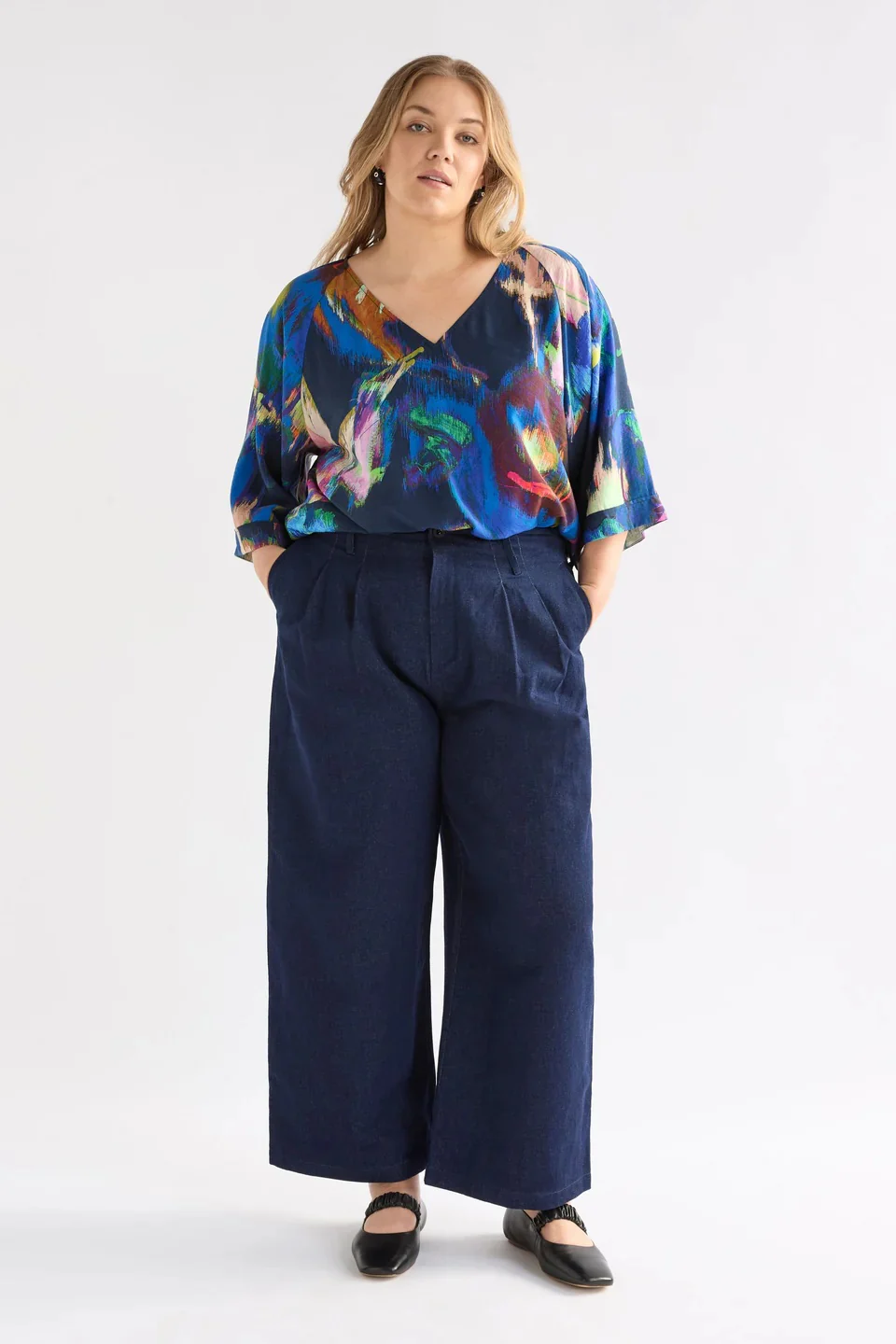 Elk The Label - Moda V Neck Top Vaara Print - Image 5